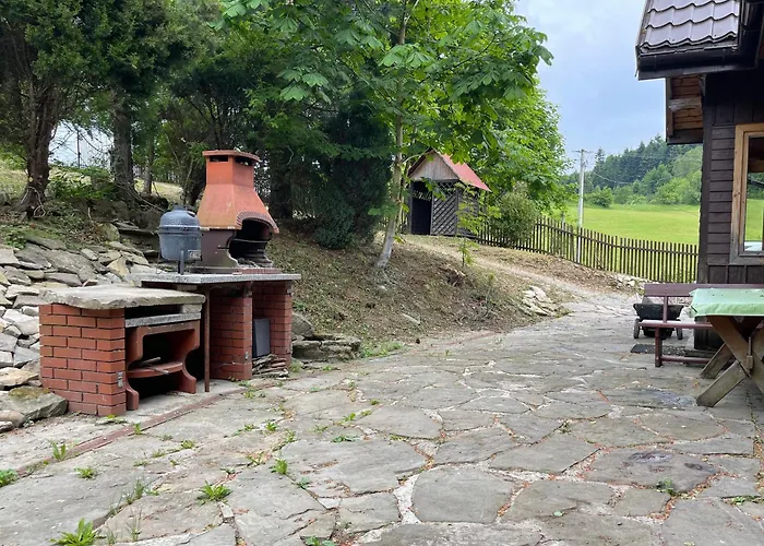 Pod 7 Lipami בקתה